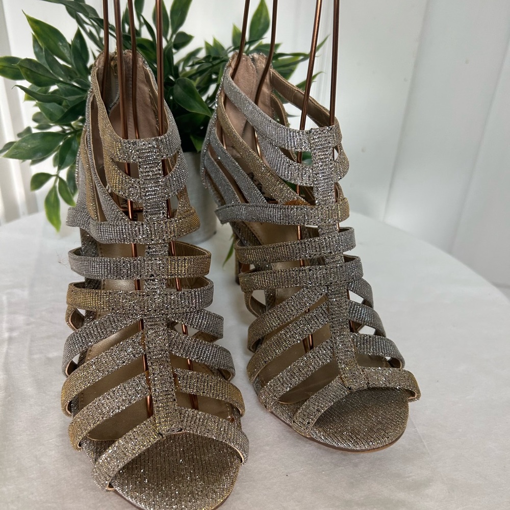 Coach and Four Women’s Heeled Strappy Sandal with Zipper